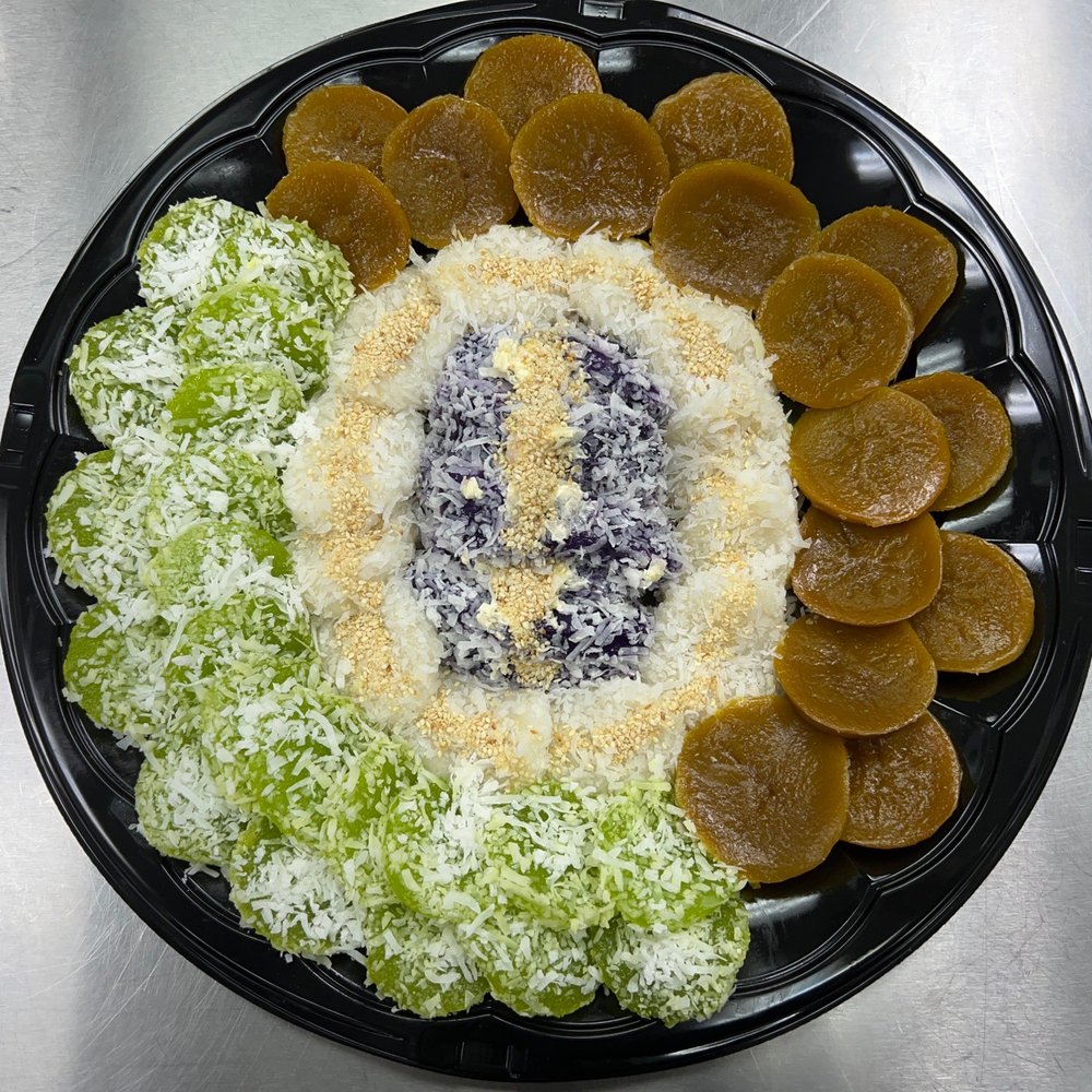 Kakanin - Custom Sari Saring Party Platter - Desserts Near Me - Las Vegas, Nevada Kakanin - Custom Sari Saring Party Platter - Desserts Near Me - Las Vegas, Nevada
