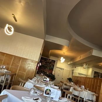 Manorah - Inside - Thai Near Me - Bryn Mawr, Pennsylvania