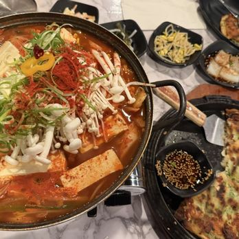 Gold Spoon - Seafood Hot Pot +Noodles - Korean Near Me - Carrollton, Texas