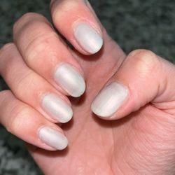 Nailz Spa - Pearly white gel nails