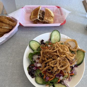 Jeffrey's Hamburgers - Burger bowl, patty melt, and small onion rings - Burgers Near Me - Menlo Park, California Jeffrey's Hamburgers - Burger bowl, patty melt, and small onion rings - Burgers Near Me - Menlo Park, California
