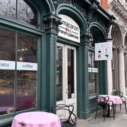 Le Macaron French Pastries - Exterior