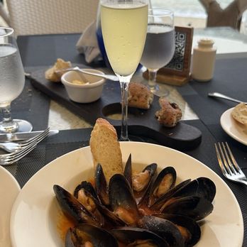 Cilantro's - Mussels are so fresh and tender - Seafood Near Me - Cabo San Lucas, BCS Cilantro's - Mussels are so fresh and tender - Seafood Near Me - Cabo San Lucas, BCS