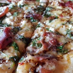 The Roaming Giant - The Mountain pizza