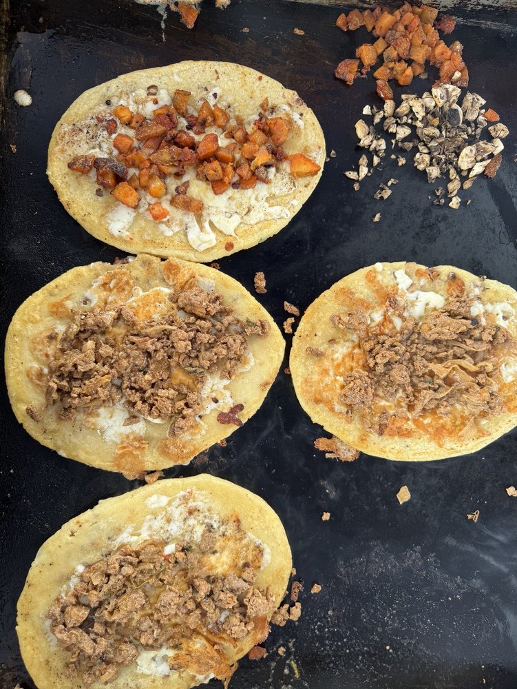 Quesadillas Aztlan