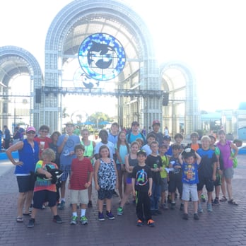 Camp On the Move - Sea World in San Antonio - Summer Camps Near Me
