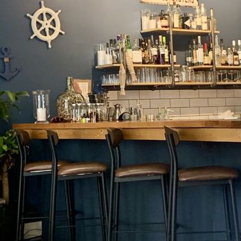 Pinbones Fish Market - Bar area - Seafood Markets Near Me - Dundas, Ontario Pinbones Fish Market - Bar area - Seafood Markets Near Me - Dundas, Ontario