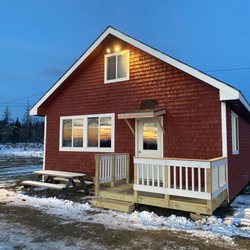 Trailside Cabins & Restaurant