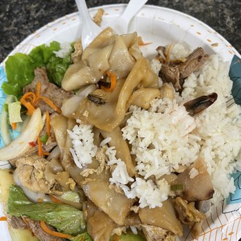 Chontong Thai Cuisine - Pad Kee Mao - Thai Near Me - Seatac, Washington Chontong Thai Cuisine - Pad Kee Mao - Thai Near Me - Seatac, Washington