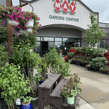 Earl May Garden Center - Nurseries & Gardening Near Me - Shawnee, Kansas Earl May Garden Center - Nurseries & Gardening Near Me - Shawnee, Kansas