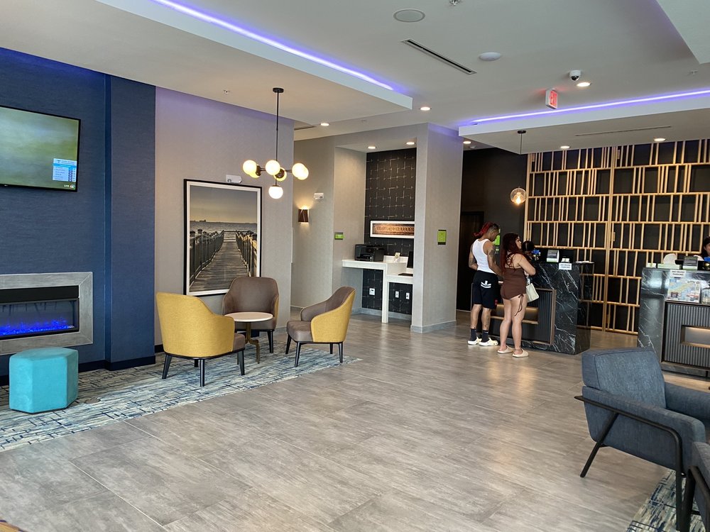 LA QUINTA Updated August 2024 1002 63rd Rear St, Galveston, Texas