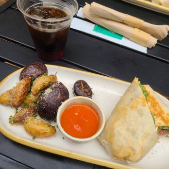 Vineapple - Breakfast burrito - Italian Near Me - Brooklyn, New York
