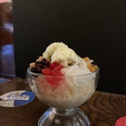 Bedana's Filipino Restaurant & Bar - Halo halo