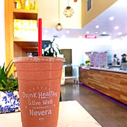 Nevera Juice Bar - AlMoNd BeRry w* aLmOnD mIlK
