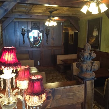Seasons Restaurant - Feels like an upscale British pub at first.  Almost like you have walked into a castle. Very cool place. - American Near Me - Corbin, Kentucky