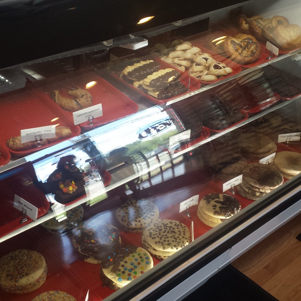 Daddy's Donuts and Bake Shop - Donuts Near Me - Middletown, New York