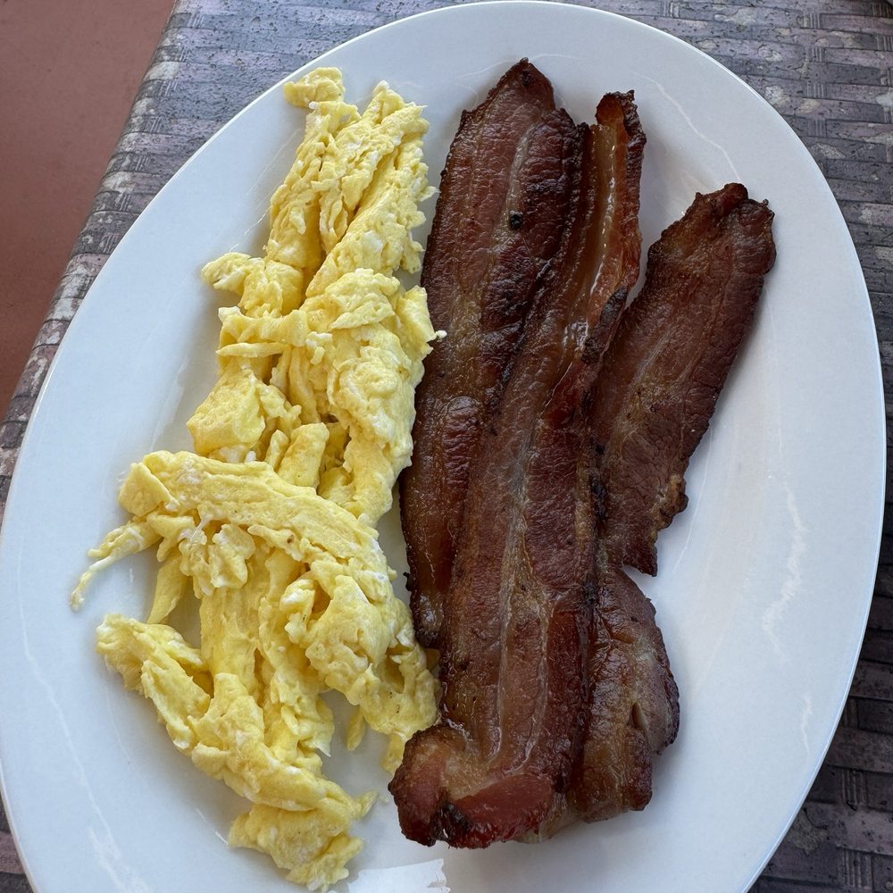 Springside Restaurant - Eggs and bacon - Breakfast & Brunch Near Me - Paso Robles, California Springside Restaurant - Eggs and bacon - Breakfast & Brunch Near Me - Paso Robles, California