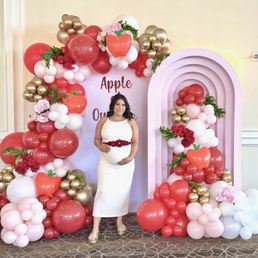 Apple of Our Eye Ballon Backdrop for a Babyshower Apple of Our Eye Ballon Backdrop for a Babyshower