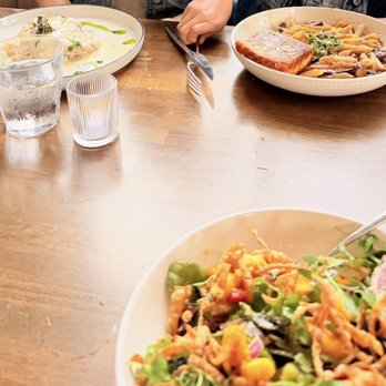 Bon Appetit Cafe - Ahi salad - Salad Near Me - Dana Point, California
