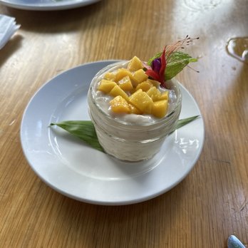 Koko Head Cafe - (Vegan) Coconut pandan rice pudding with fresh mango - Breakfast & Brunch Near Me - Honolulu, Hawaii