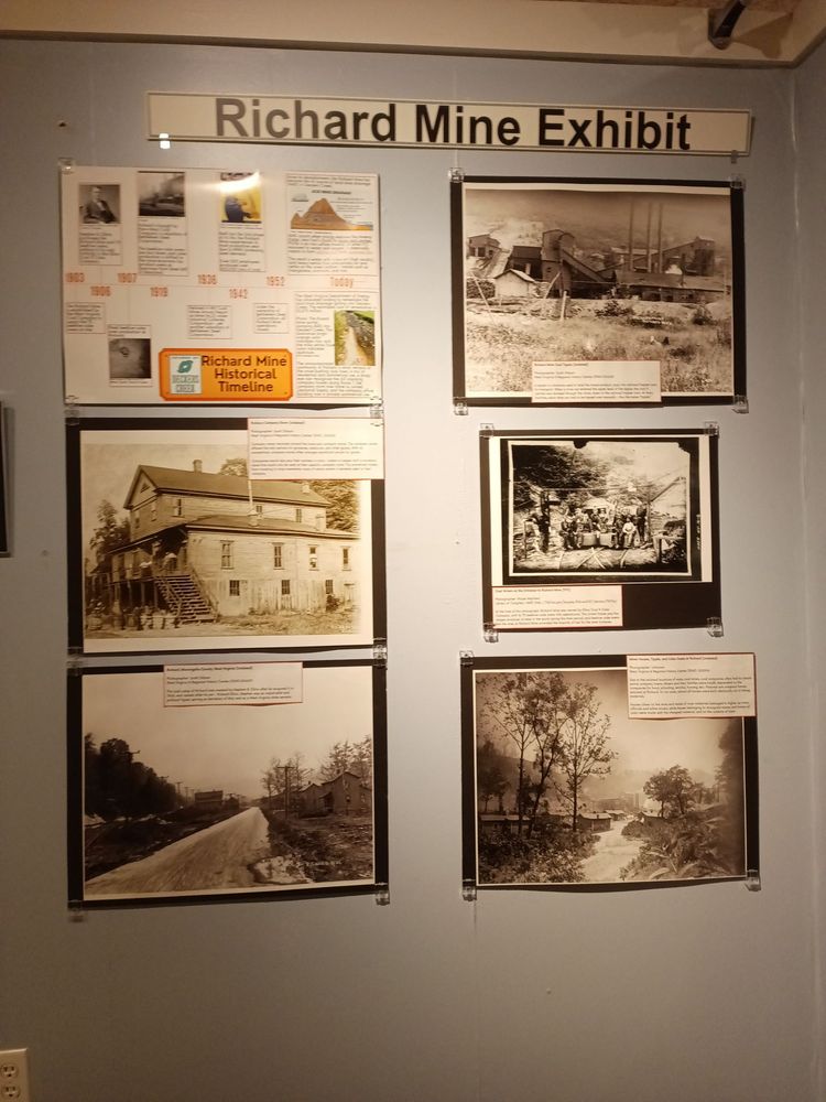 Arts & Antiques Marketplace Logo