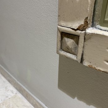 Sandos Cancun - Mold & all furnishing falling apart. - Hotels Near Me - Cancún, ROO