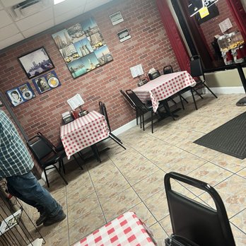 Santa Lucia Pizzeria - Dining area only 4 tables! - Pizza Near Me - Punta Gorda, Florida