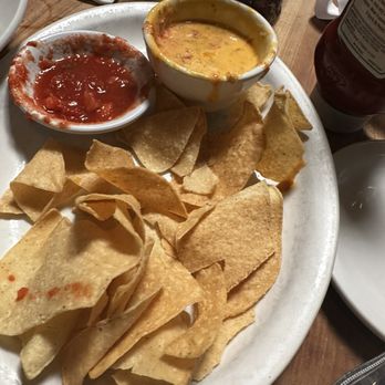 Cheddar's Scratch Kitchen - We had a taco meat tour queso - Comfort Food Near Me - Sanford, Florida
