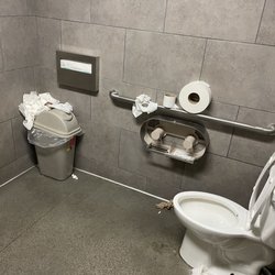 7-Eleven - Restroom