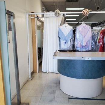 Kathy's Cleaner - Dressing room - Sewing & Alterations Near Me - Milpitas, California Kathy's Cleaner - Dressing room - Sewing & Alterations Near Me - Milpitas, California