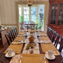 Colonial Capital Bed & Breakfast - A lovely fall setting