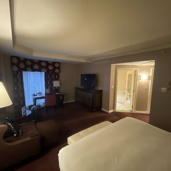 Intercontinental Montréal - King size premium room - Hotels Near Me - Montreal, Quebec Intercontinental Montréal - King size premium room - Hotels Near Me - Montreal, Quebec