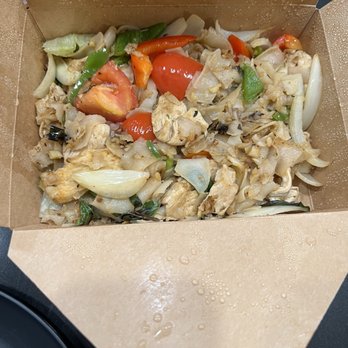 Herb and Spice Thai Cuisine - Drunken noodles - Thai Near Me - Simi Valley, California Herb and Spice Thai Cuisine - Drunken noodles - Thai Near Me - Simi Valley, California