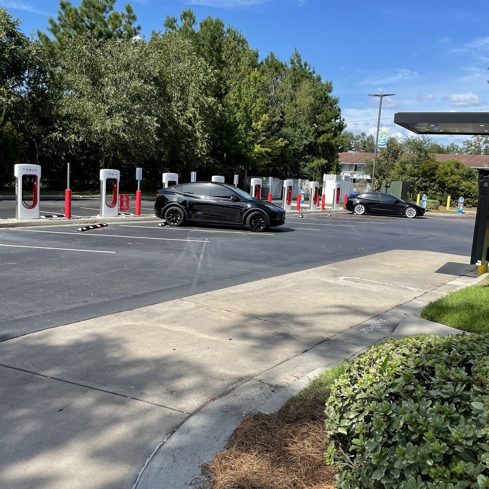 Tesla Supercharger - Behind the Sunstop/Moe's - Have to back into a Diagonal Spot. They don't teach that in Driver's Ed - EV Charging Stations Near Me - Valdosta, Georgia Tesla Supercharger - Behind the Sunstop/Moe's - Have to back into a Diagonal Spot. They don't teach that in Driver's Ed - EV Charging Stations Near Me - Valdosta, Georgia