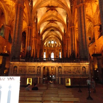 Catedral de Barcelona - Landmarks & Historical Buildings Near Me - Barcelona, B Catedral de Barcelona - Landmarks & Historical Buildings Near Me - Barcelona, B