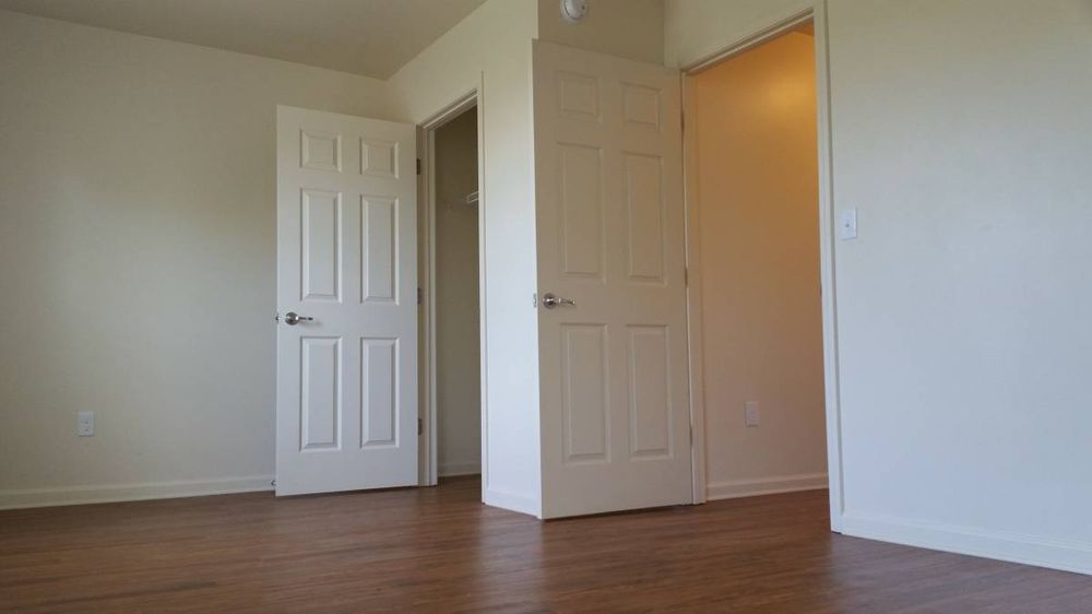 MENEMSHA TOWNHOUSES Updated August 2024 Request Information 1112