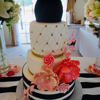 Helena Wirth Cakes - Graduation Cake by Helena Wirth Cakes - Bakeries Near Me - Los Angeles, California Helena Wirth Cakes - Graduation Cake by Helena Wirth Cakes - Bakeries Near Me - Los Angeles, California