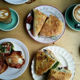 Brunch with family at lit cafe :)