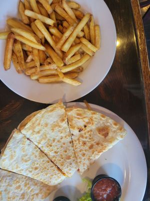 Hamilton Restaurant & Bar by null