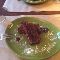 La Vierge Noire - Awesome traditional and healthy Frenchy food. Stop by for a quick lunch!!