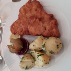 Restaurant Parkhotel Stroissmüller - Cordon Bleu von der Pute mit Petersilkartoffeln :)