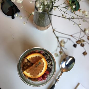 Cotton Cake - Smoothie bowl with granola and fruit topping - Cafes Near Me - Amsterdam, New Hampshire