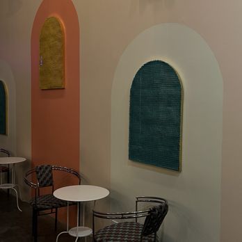 Kinrose Creamery - seating area - Ice Cream & Frozen Yogurt Near Me - Pasadena, California