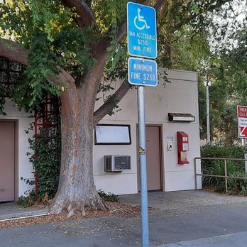 UC Davis Veterinary Teaching Hospital - Front parking follow the signs to to the Small Animal Clinic Check-In. There also in front where you see in Red push for help with pet. - Veterinarians Near Me - Davis, California