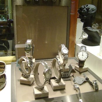 Solitaire Jewelers - Accessories Near Me - Commerce, California