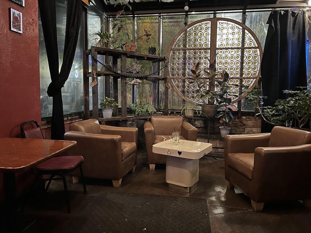 HORSEHEAD BAR Updated September 2024 34 Photos & 102 Reviews 99 W