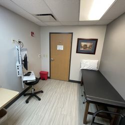 Shannon Clinic Southwest - Clean procedure room