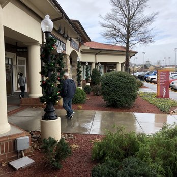 Tanger Outlets Sevierville - Outlet Stores Near Me - Sevierville, Tennessee