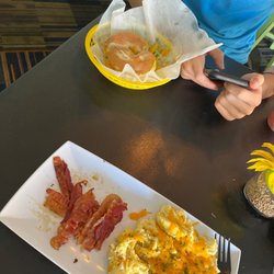 Mug Shotz Cafe - Good food