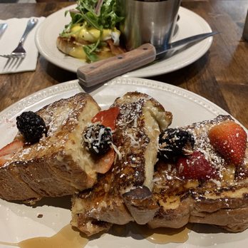 Scratch Kitchen - Creme brûlée French toast and eggs benny - Breakfast & Brunch Near Me - Honolulu, Hawaii Scratch Kitchen - Creme brûlée French toast and eggs benny - Breakfast & Brunch Near Me - Honolulu, Hawaii